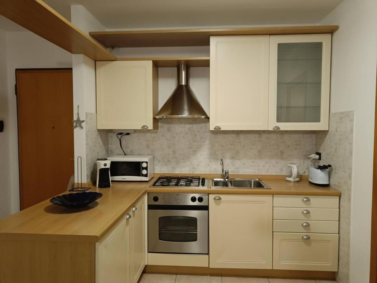 Appartamento Peler13 Con Balcone E Parcheggio ريفا ديل غاردا المظهر الخارجي الصورة